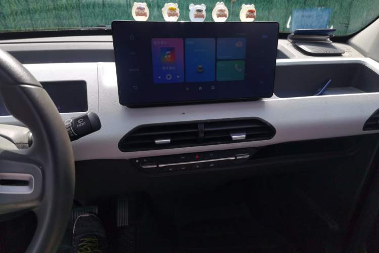Used Geely Galaxy Panda 2023 Panda Mini 200km Endurance Bear Audio And AC Panel