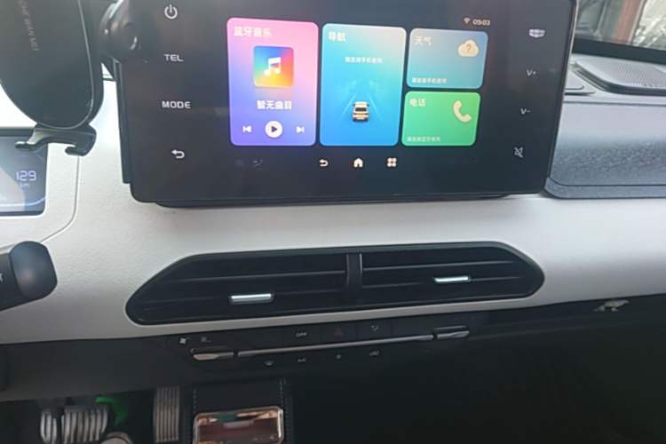 Used Geely Galaxy Panda 2023 Panda Mini 200km Endurance Bear Audio And AC Panel