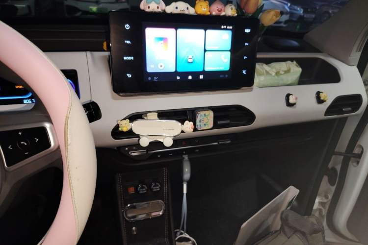 Used Geely Galaxy Panda 2023 Panda Mini 200km Endurance Bear Audio And AC Panel