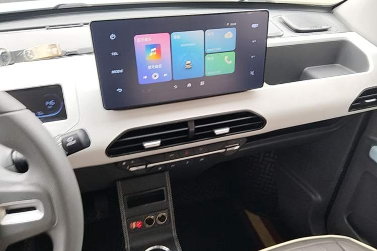 Used Geely Galaxy Panda 2023 Panda Mini 200km Dynamic Bear Audio And AC Panel