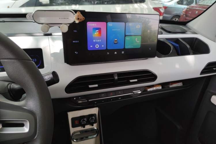 Used Geely Galaxy Panda 2023 Panda Mini 200km Endurance Bear Audio And AC Panel