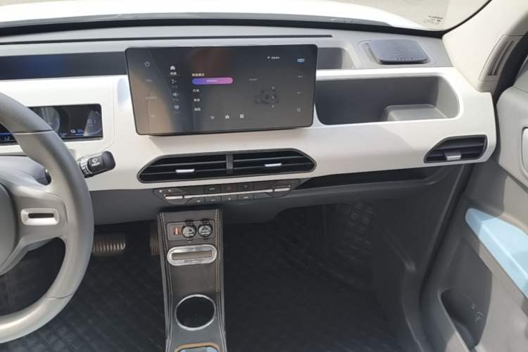 Used Geely Galaxy Panda 2023 Panda Mini 200km Endurance Bear Audio And AC Panel