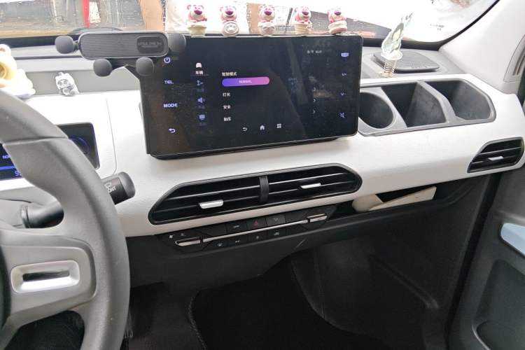 Used Geely Galaxy Panda 2023 Panda Mini 200km Endurance Bear Audio And AC Panel