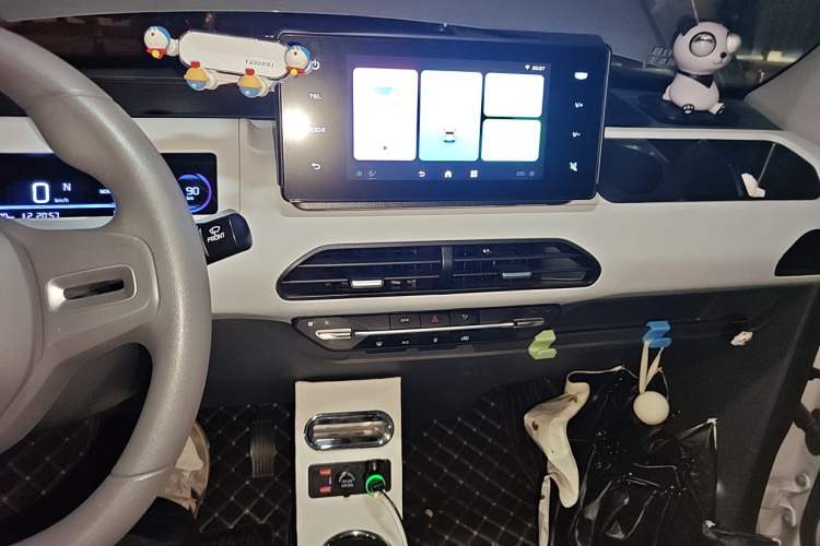 Used Geely Galaxy Panda 2023 Panda Mini 200km Endurance Bear Audio And AC Panel