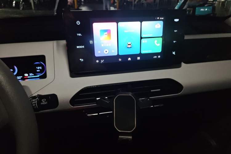 Used Geely Galaxy Panda 2023 Panda Mini 120km Super Cute Bear Audio And AC Panel