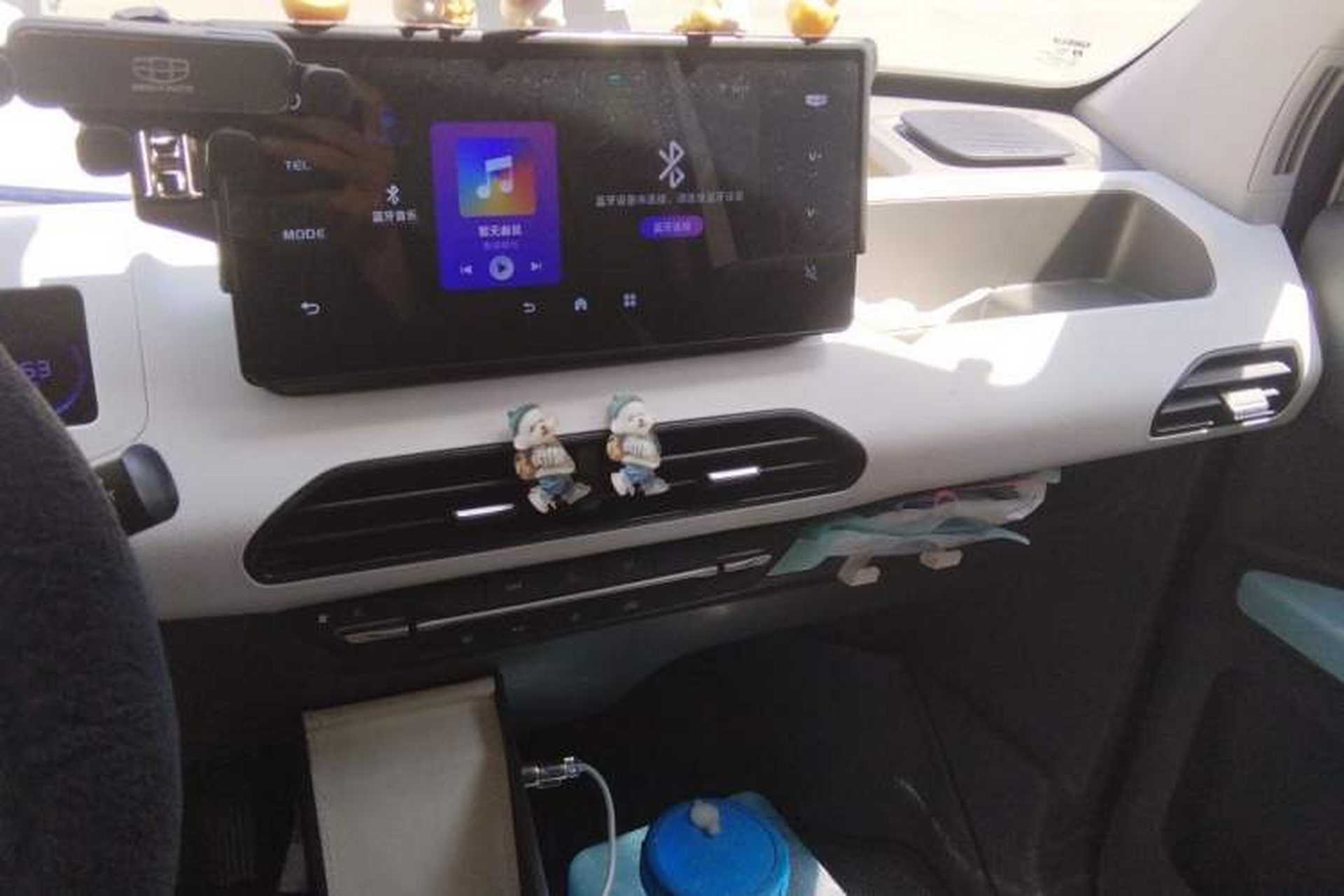 Used Geely Galaxy Panda 2023 Panda Mini 200km Endurance Bear Audio And AC Panel