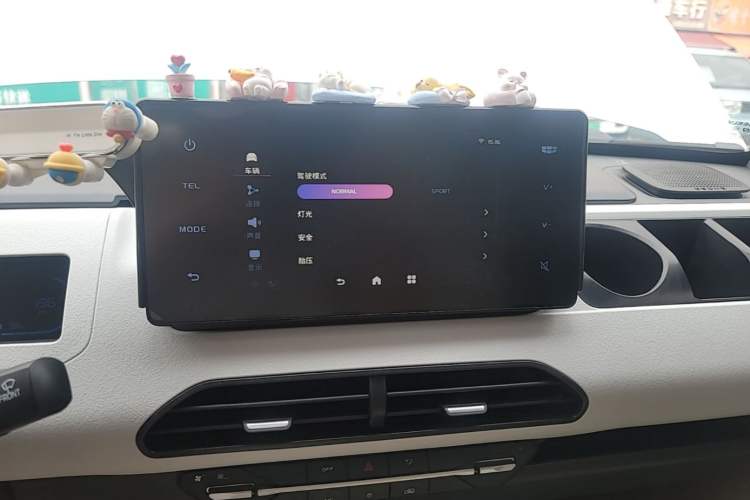 Used Geely Galaxy Panda 2023 Panda Mini 200km Endurance Bear Audio And AC Panel