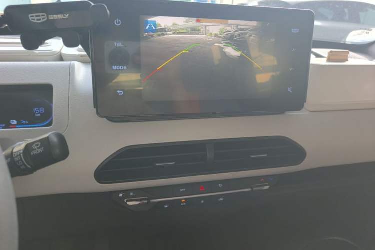 Used Geely Galaxy Panda 2023 Panda Mini 200km Dynamic Bear Audio And AC Panel