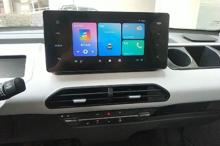 Used Geely Galaxy Panda 2023 Panda Mini 200km Endurance Bear Audio And AC Panel
