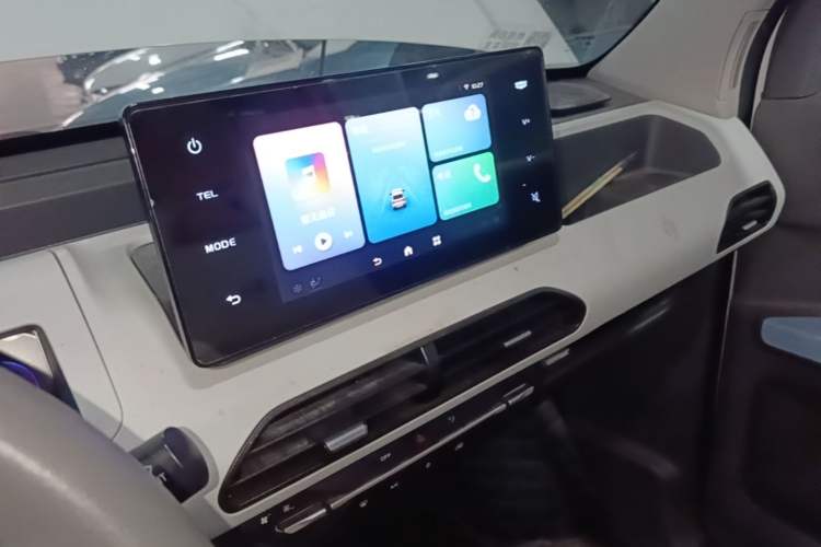 Used Geely Galaxy Panda 2023 Panda Mini 200km Endurance Bear Audio And AC Panel