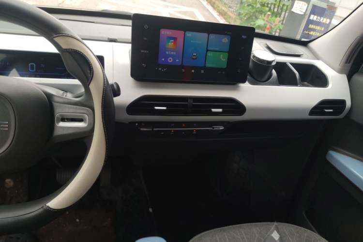 Used Geely Galaxy Panda 2023 Panda Mini 200km Endurance Bear Audio And AC Panel