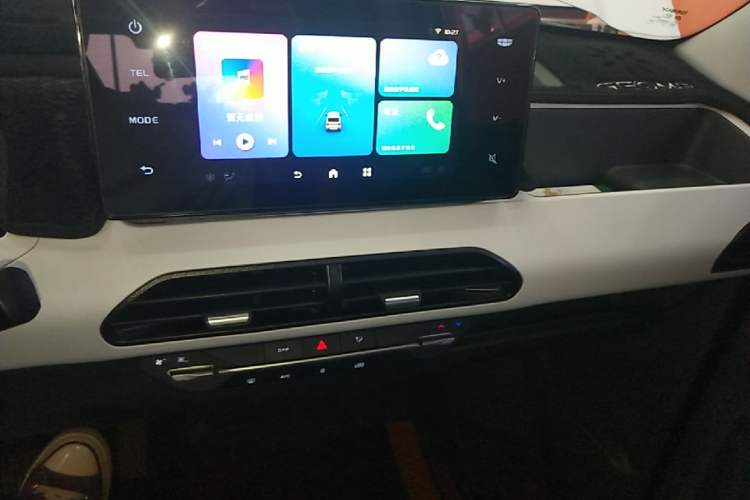 Used Geely Galaxy Panda 2023 Panda Mini 200km Endurance Bear Audio And AC Panel