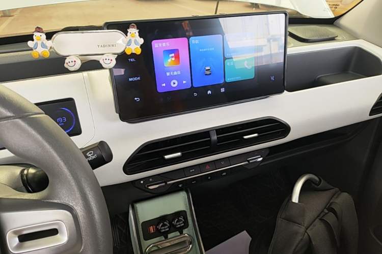 Used Geely Galaxy Panda 2023 Panda Mini 200km Endurance Bear Audio And AC Panel