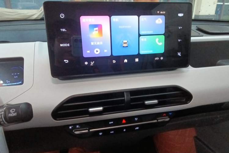 Used Geely Galaxy Panda 2023 Panda Mini 120km Cute Bear Audio And AC Panel