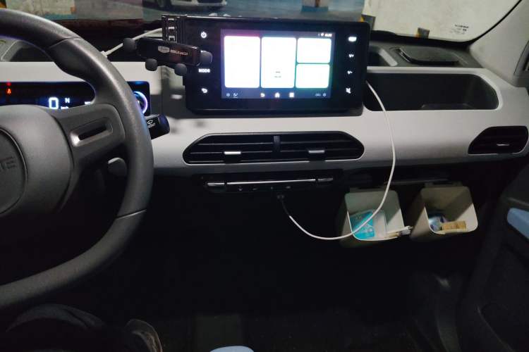 Used Geely Galaxy Panda 2023 Panda Mini 200km Endurance Bear Audio And AC Panel