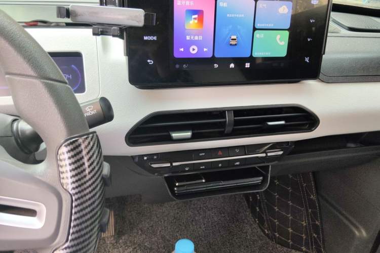 Used Geely Galaxy Panda 2023 Panda Mini 200km Endurance Bear Audio And AC Panel