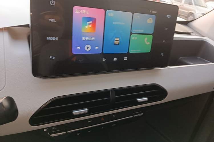 Used Geely Galaxy Panda 2023 Panda Mini 200km Endurance Bear Audio And AC Panel