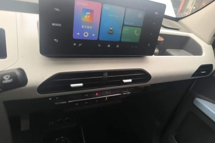 Used Geely Galaxy Panda 2023 Panda Mini 200km Endurance Bear Audio And AC Panel