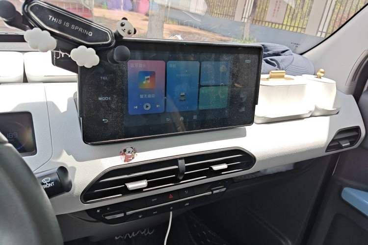 Used Geely Galaxy Panda 2023 Panda Mini 200km Endurance Bear Audio And AC Panel
