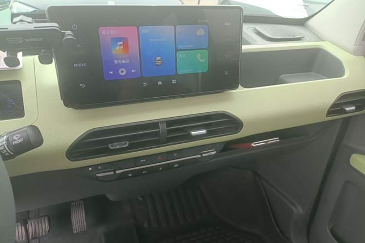 Used Geely Galaxy Panda 2023 Panda Mini New Year Edition Treasure Bear Audio And AC Panel