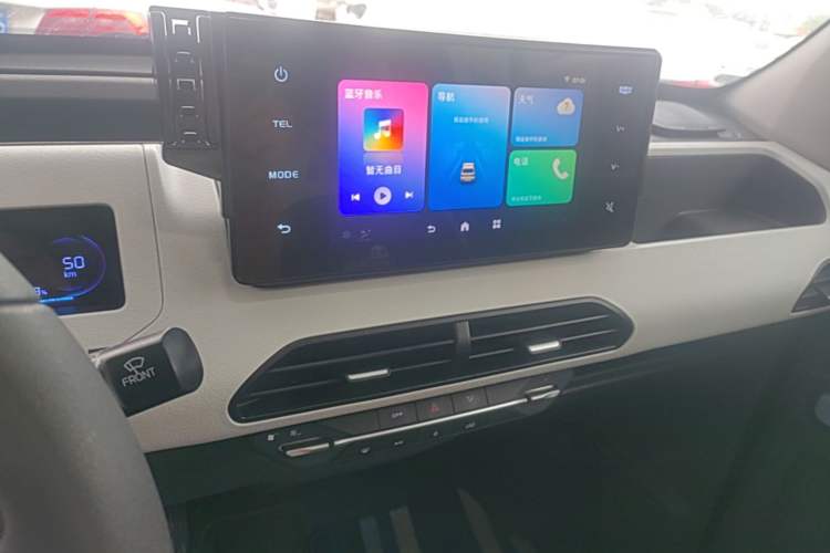 Used Geely Galaxy Panda 2023 Panda Mini 120km Super Cute Bear Audio And AC Panel