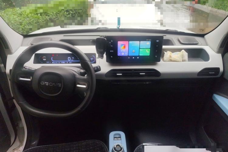Used Geely Galaxy Panda 2023 Panda Mini 200km Endurance Bear Center Console