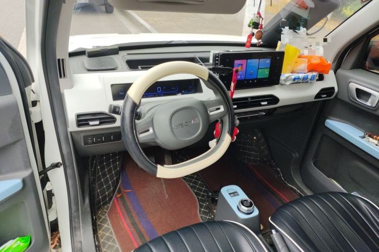 Used Geely Galaxy Panda 2023 Panda Mini 200km Endurance Bear Center Console