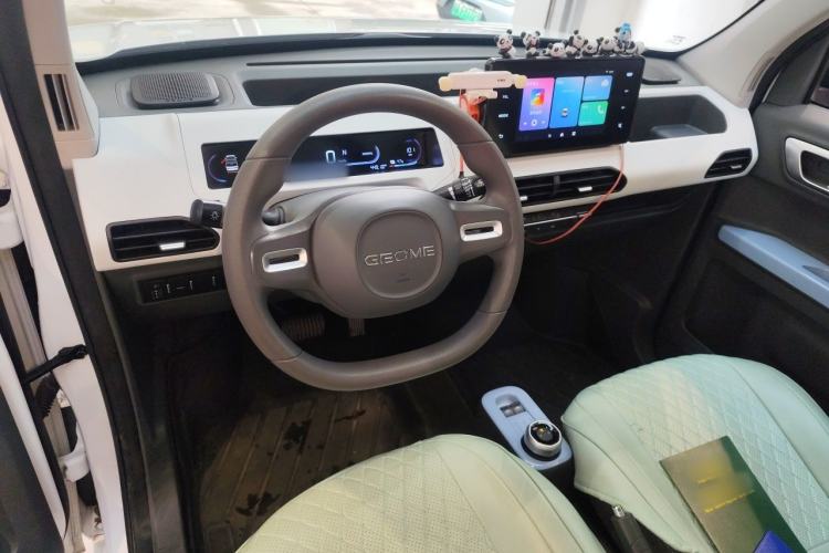 Used Geely Galaxy Panda 2023 Panda Mini 200km Dynamic Bear Center Console