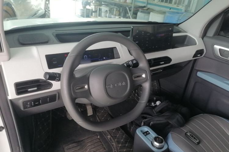 Used Geely Galaxy Panda 2023 Panda Mini 200km Dynamic Bear Center Console
