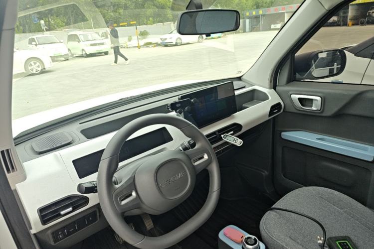 Used Geely Galaxy Panda 2023 Panda Mini 200km Dynamic Bear Center Console