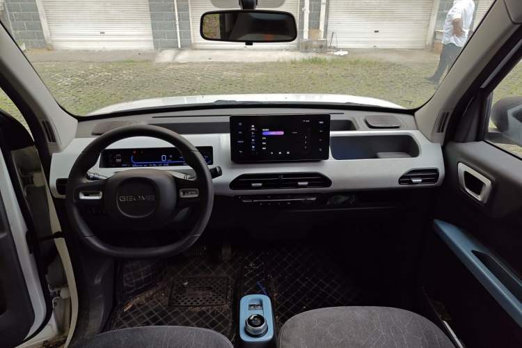 Used Geely Galaxy Panda 2023 Panda Mini 120km Cute Bear Center Console