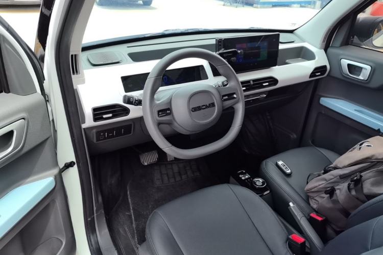Used Geely Galaxy Panda 2023 Panda Mini 200km Dynamic Bear Center Console