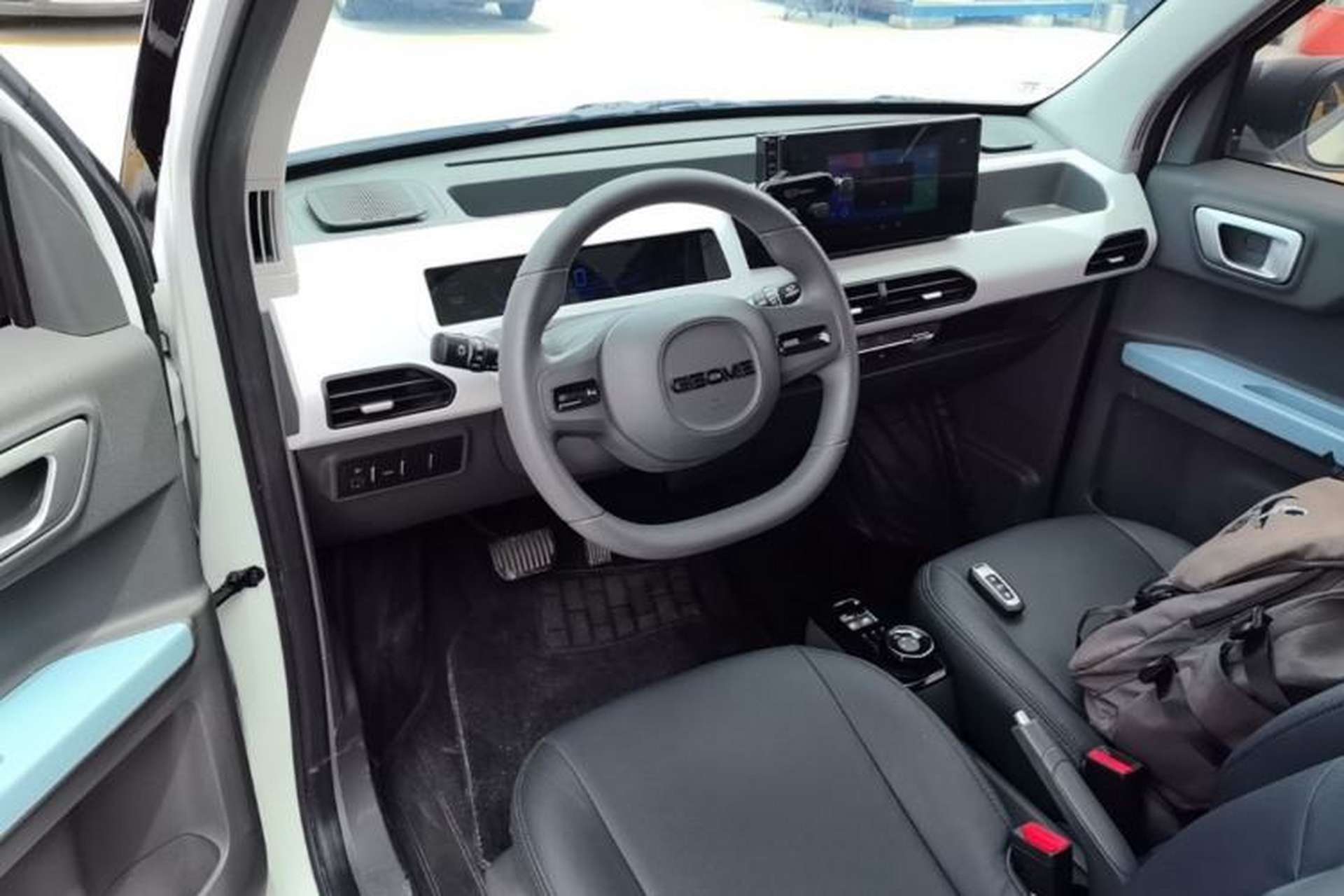 Used Geely Galaxy Panda 2023 Panda Mini 200km Dynamic Bear Center Console