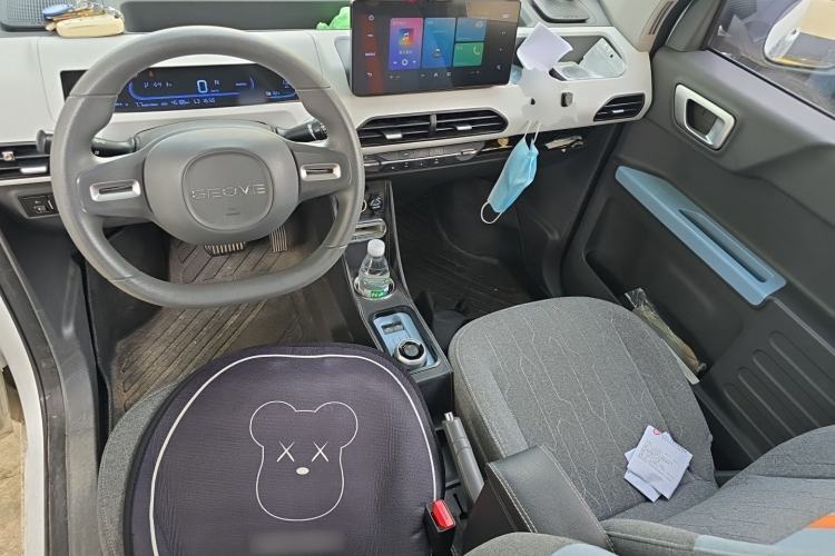 Used Geely Galaxy Panda 2023 Panda Mini 200km Endurance Bear Center Console