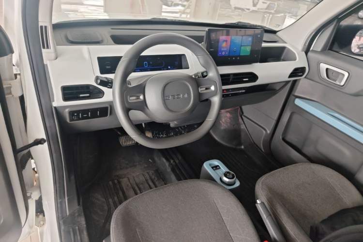 Used Geely Galaxy Panda 2023 Panda Mini 120km Super Cute Bear Center Console