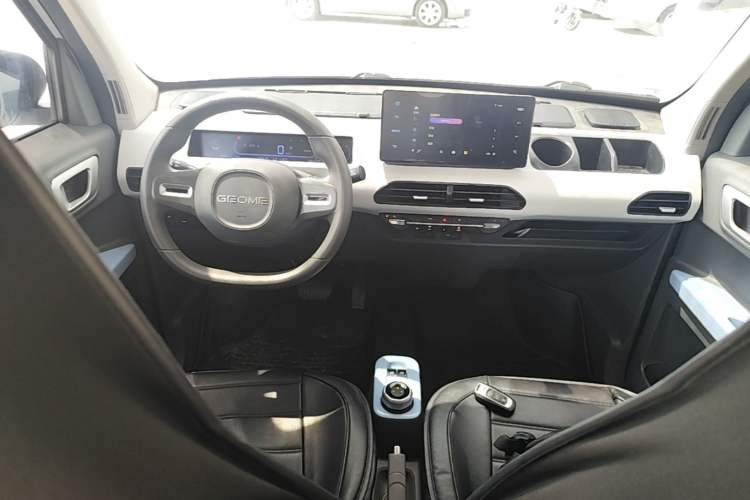 Used Geely Galaxy Panda 2023 Panda Mini 120km Super Cute Bear Center Console