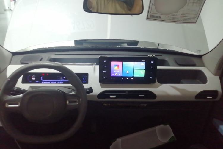 Used Geely Galaxy Panda 2023 Panda Mini 200km Dynamic Bear Center Console