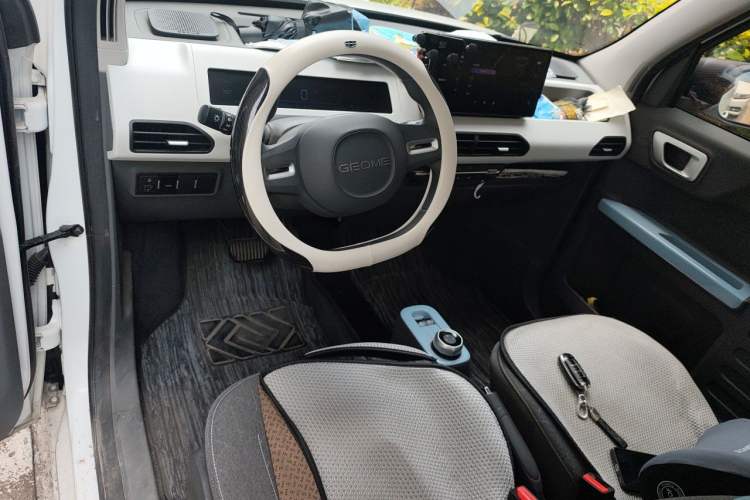 Used Geely Galaxy Panda 2023 Panda Mini 120km Super Cute Bear Center Console