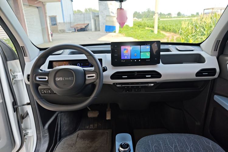 Used Geely Galaxy Panda 2023 Panda Mini 200km Endurance Bear Center Console