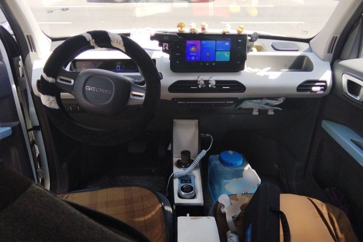 Used Geely Galaxy Panda 2023 Panda Mini 200km Endurance Bear Center Console