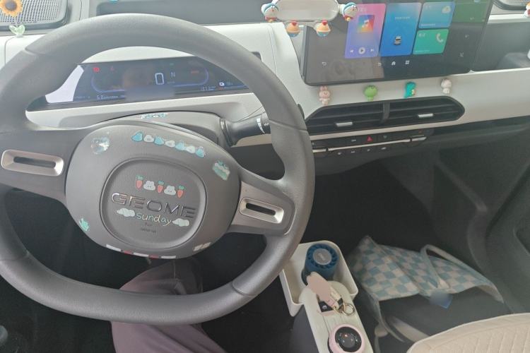 Used Geely Galaxy Panda 2023 Panda Mini 120km Cute Bear Center Console