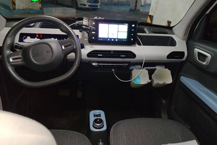 Used Geely Galaxy Panda 2023 Panda Mini 200km Endurance Bear Center Console