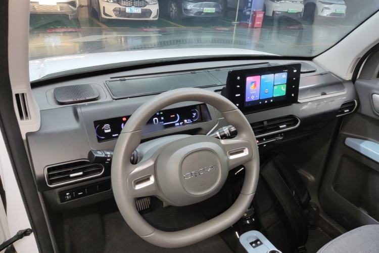 Used Geely Galaxy Panda 2023 Panda Mini 200km Endurance Bear Center Console