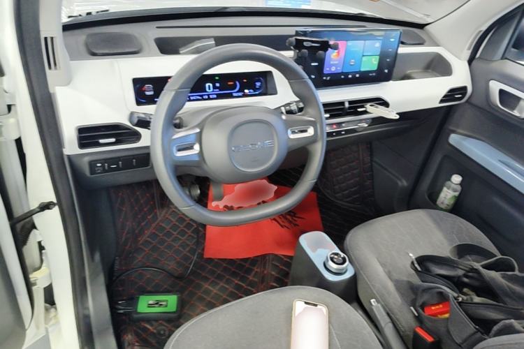 Used Geely Galaxy Panda 2023 Panda Mini 200km Endurance Bear Center Console