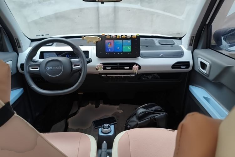 Used Geely Galaxy Panda 2023 Panda Mini 200km Dynamic Bear Center Console