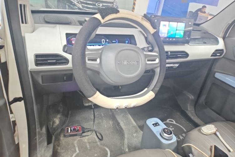Used Geely Galaxy Panda 2023 Panda Mini 200km Endurance Bear Center Console