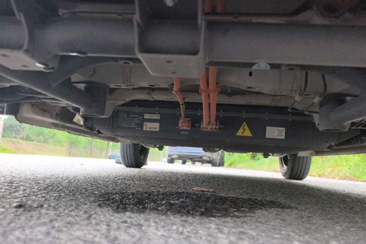 Used Geely Galaxy Panda 2023 Panda Mini 200km Endurance Bear Chassis Front