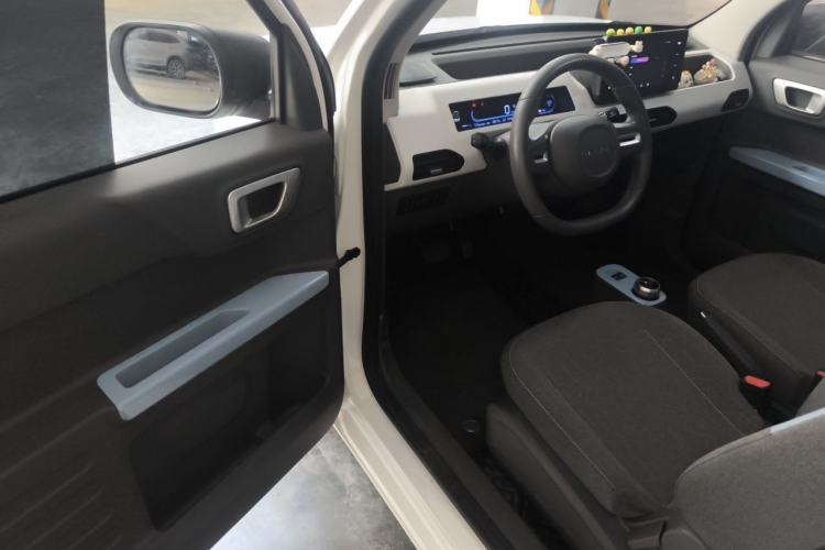 Used Geely Galaxy Panda 2023 Panda Mini 200km Endurance Bear Driver Seat
