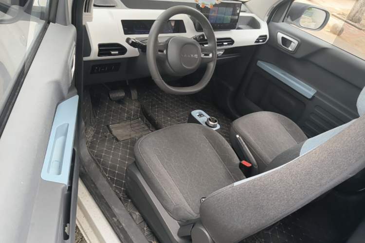 Used Geely Galaxy Panda 2023 Panda Mini 200km Endurance Bear Driver Seat