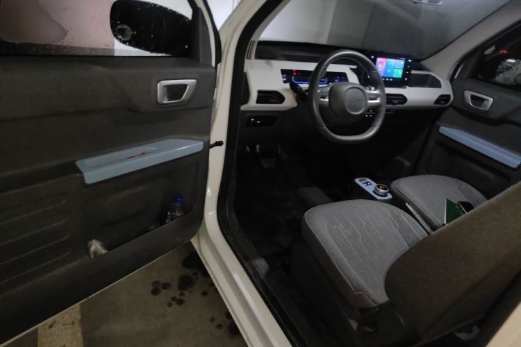Used Geely Galaxy Panda 2023 Panda Mini 200km Endurance Bear Driver Seat